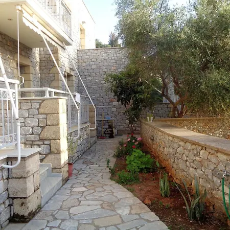 Manoleas Villas - Beautiful Maisonettes In Apartment